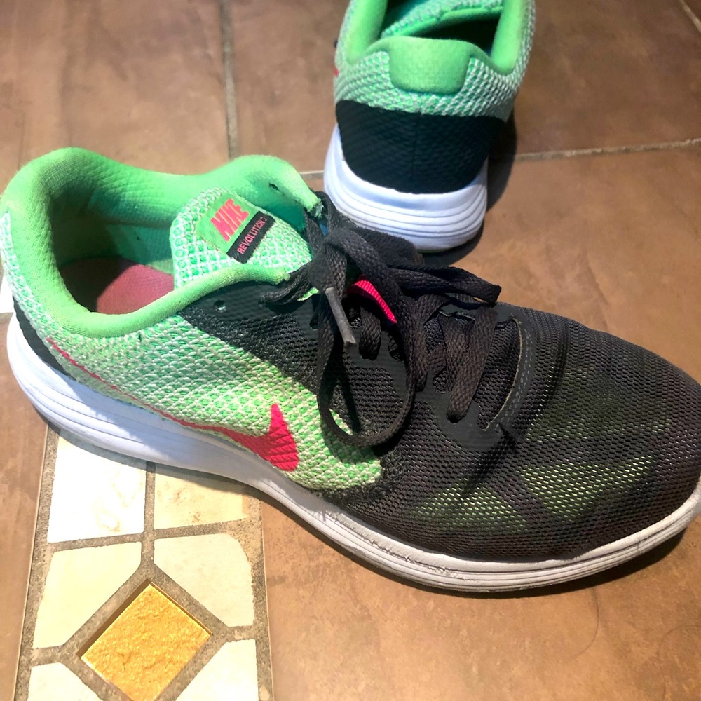 Nike women size 8.5 runners